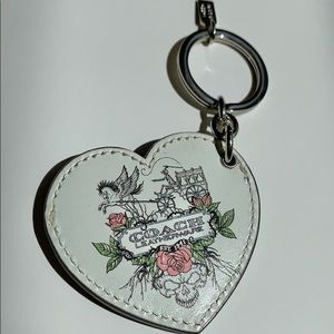 WHITE HEART-SHAPED COACH LEATHERWARE KEYCHAIN